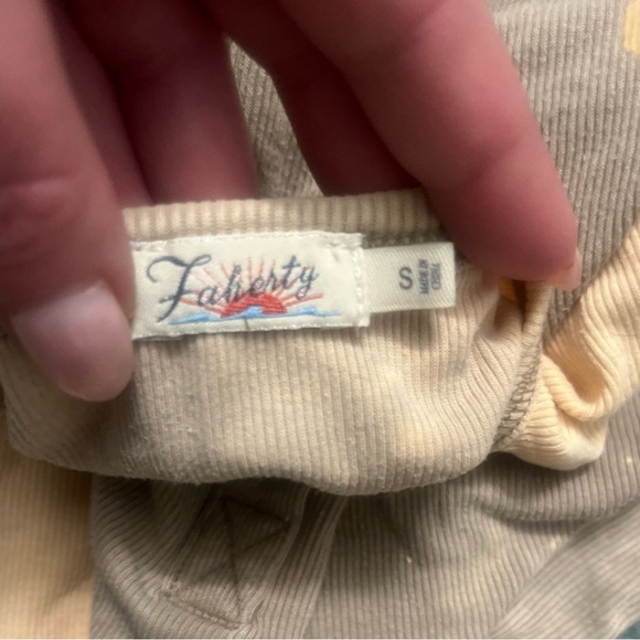 Faherty luxury grunge destroyed black tie dye small top fringe indie core - Picture 3 of 3